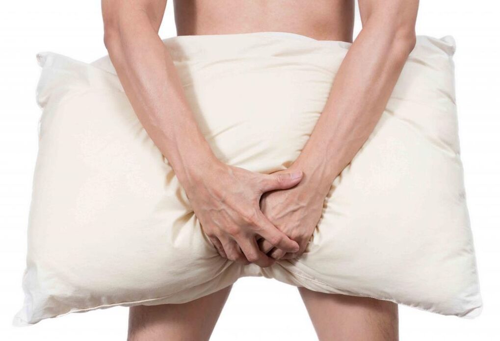 Mann mécht Übung fir d'Potenz ze erhéijen